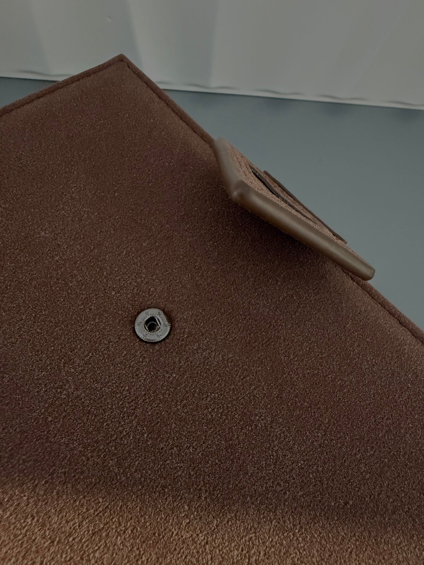 Essential Binder (Vorverkauf)