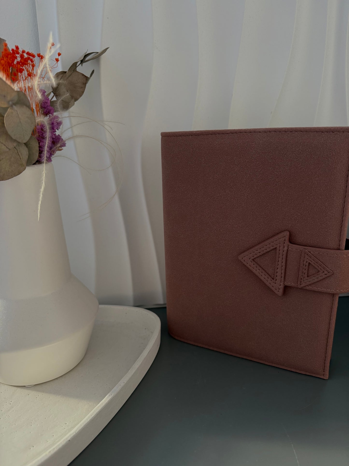 Essential Binder (Vorverkauf)