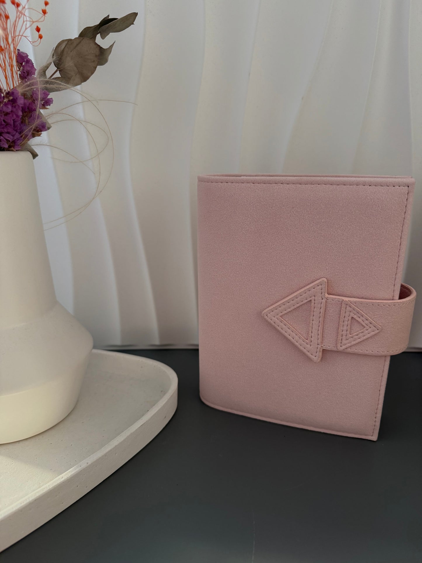 Essential Binder (Vorverkauf)