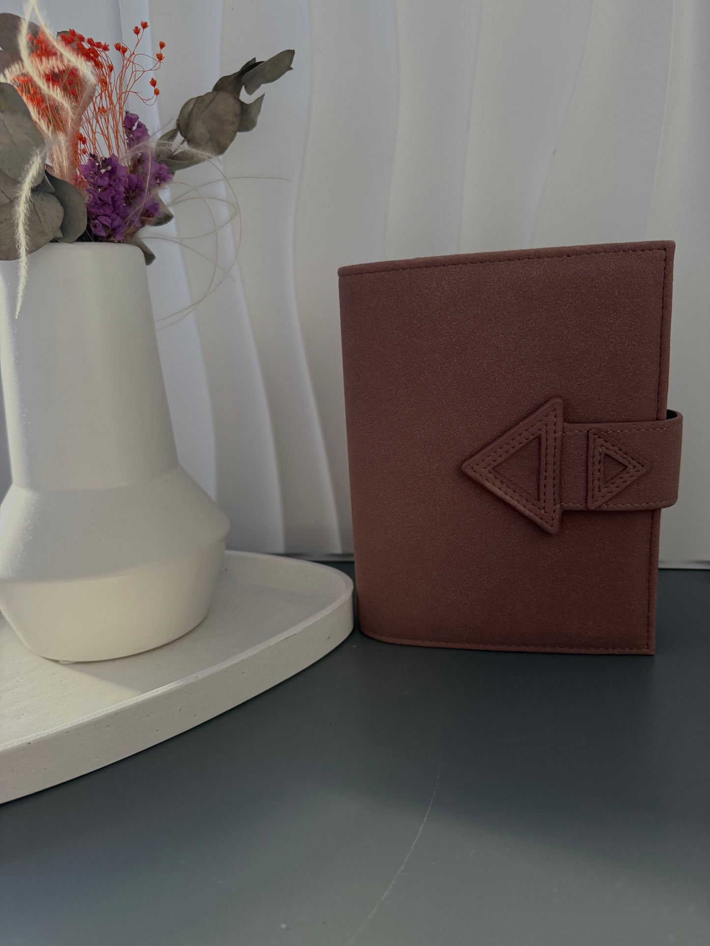 Essential Binder (Vorverkauf)