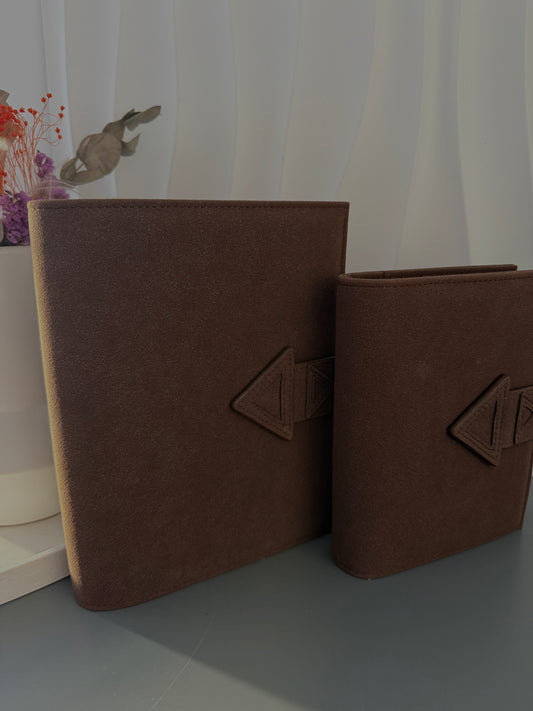 Essential Binder (Vorverkauf)