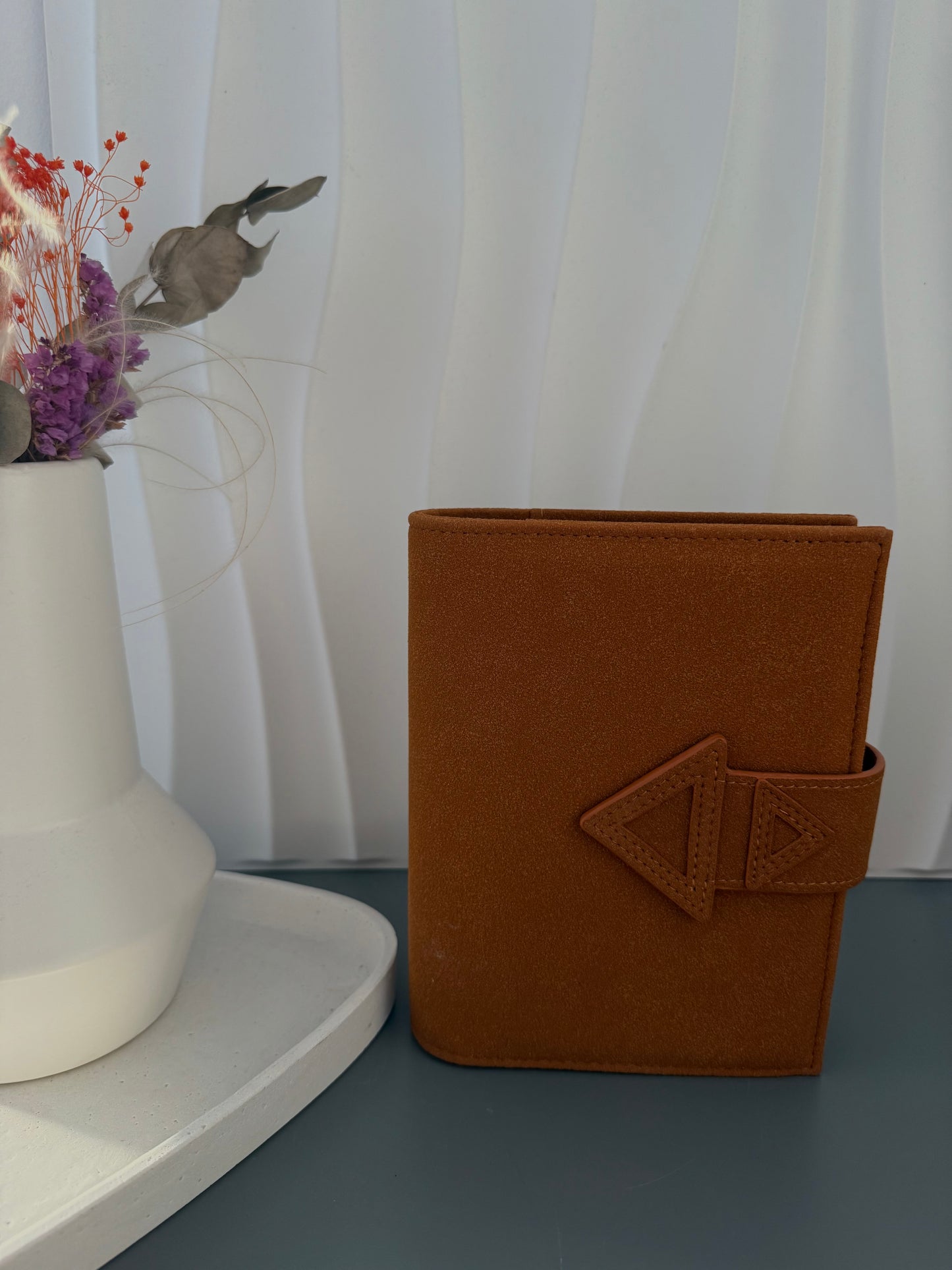 Essential Binder (Vorverkauf)