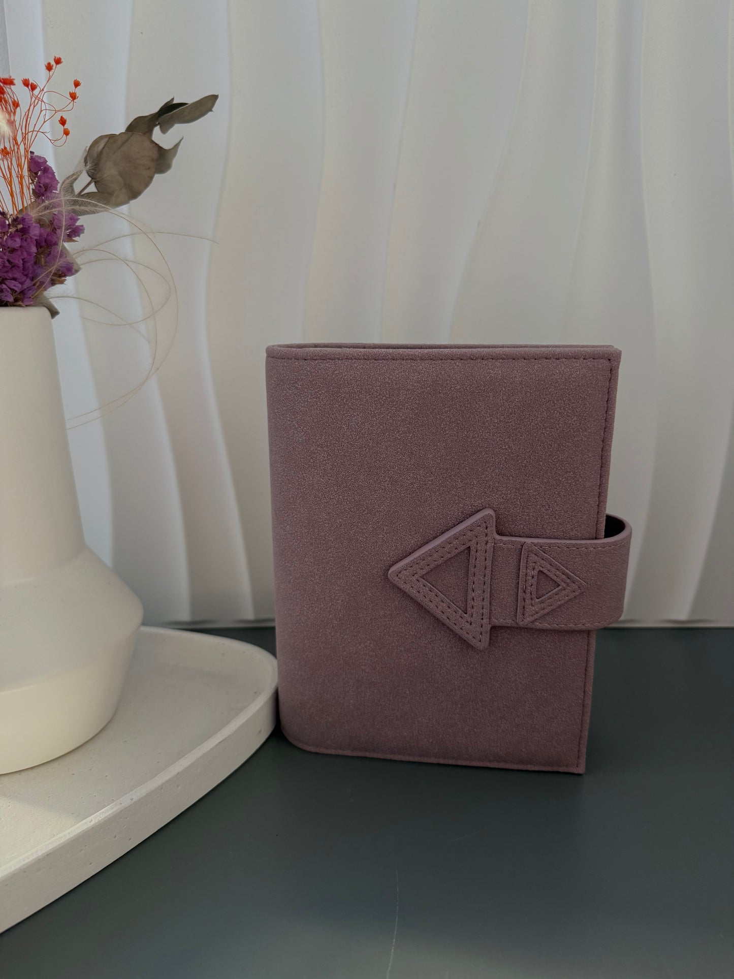 Essential Binder (Vorverkauf)